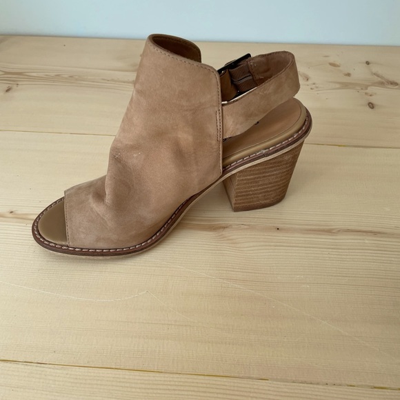 Chinese Laundry ankle booties - Picture 3 of 4